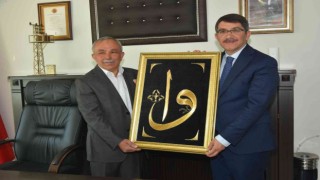 Başkan Çelikten çiçeği burnunda başkanlara tebrik
