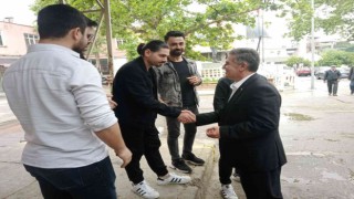 Başkan Erol, vatandaşlarla bayramlaştı