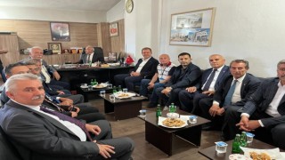 Başkan Ömer Günel Belediye Başkanları Toplantısı için Vanda