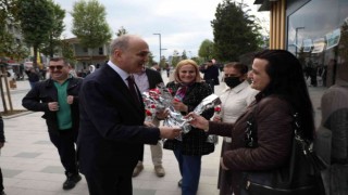 Başkan Özlüden Anneler Günü jesti