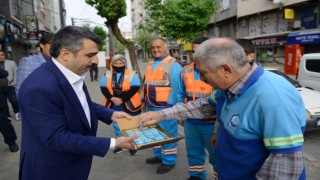 Başkan Yılmaz, vatandaşlarla bayramlaştı