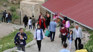 Bayram tatilinde vatandaşlar Harputa akın etti