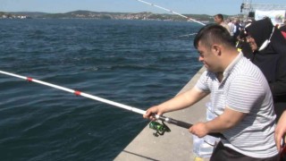 Beykozda balık tutan engelli çocuklar doyasıya eğlendi