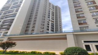 Beylikdüzünde yabancı uyruklu kadın, doğurduğu bebeği balkondan aşağıya attı