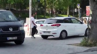 Beyoğlunda “değnekçi suçüstü yakaladı