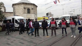 Beyoğlunda kaçak göçmen denetimi, 21 kişi yakalandı