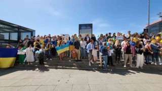 Beyoğlunda Ukraynalılardan savaş karşıtı protesto