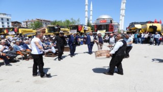 Biçerdöverler davul zurna ile uğurlandı