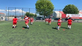 Bilecikspor Kadın Futbol Takımı Kadınlar 2. Lig kapısından döndü