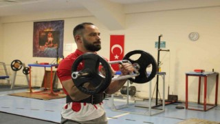 Bileklerini Dünya Şampiyonasına hazırlıyorlar