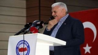Binali Yıldırımın esprili ‘aksakallı anlatımı