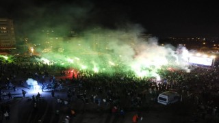 Binlerce kişi Bursada sokaklarda maçı izledi