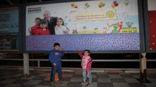 Bu bayramda miniklerin şekerleri başkan amcalarından
