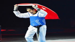 Bursa Büyükşehir Belediyesporlu tekvandocu Hatice Kübra İlgün Avrupa şampiyonu