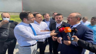 Bursa protokolü yangın mahalline geldi, bilgi verdi