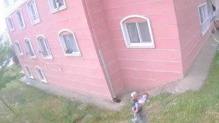 Bursada 5inci kattan düşen çocuk hayata tutundu