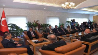 Büyükkılıçtan Özhaseki ile birlikte Kayseri Valisi Çiçeke hayırlı olsun ziyaret