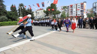 Büyükşehir Belediyesi 19 Mayısı törenle kutladı