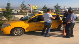Büyükşehir toplu ulaşım araçları ve taksileri denetliyor
