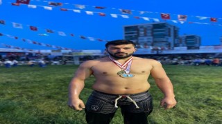 Büyükşehirin pehlivanı Sakaryanın gururu oldu