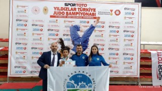 Büyükşehirli sporcular şehrimizi gururlandırıyor