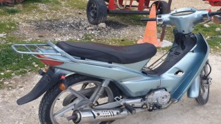 Çaldıkları motosikletlerle yakalandılar