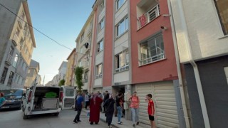 Cam silerken 3. kattan düşen kadın hayatını kaybetti
