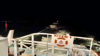 Çanakkale Boğazında arızalanan tekne kurtarıldı