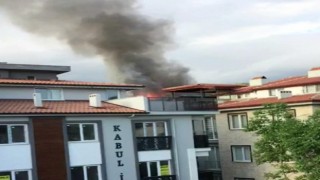 Çatı yangını paniğe neden oldu