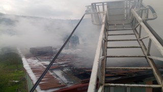 Çatı yangınına ekipler müdahale etti