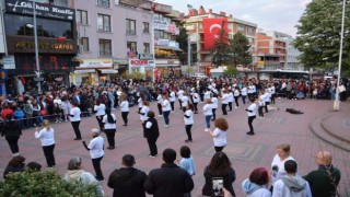 Çaycumada fener alayı düzenlendi