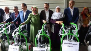 Çiftçilere süt sağma makinesi dağıtıldı