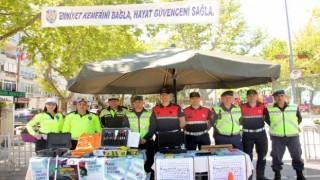 Çınarcıkta Trafik Haftası bilgilendirme standı açıldı