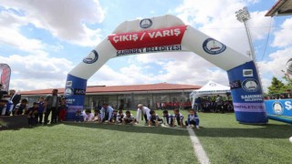 Çocuklar, atletizm şenliğinde doyasıya eğlendi