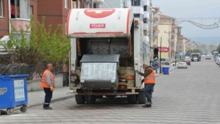 Çöp konteynerleri yıkanarak bayrama hazırlanıyor