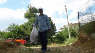 Çöpten hurda toplayarak geçimini sağlayan yaşlı adamın 3 tekerlekli motosikletini çaldılar