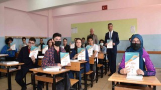 Denizlide 127 bin kaynak kitap sınava hazırlanan öğrencilere ulaştırılıyor