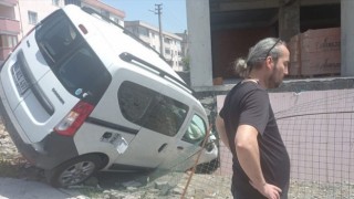 Direksiyon başında kalp krizi geçiren sürücü kaza yaptı