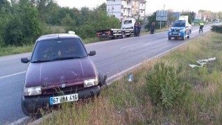 Direksiyon hakimiyetini kaybetti refüje çarparak durabildi