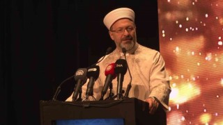 Diyanet İşleri Başkanı Erbaş, Diyanet Bursları Mezuniyet Programına katıldı