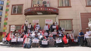 Diyarbakır ailelerinin HDP ve PKKya karşı destansı direnişi 1000inci gününde
