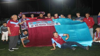 Diyarbakırda 160 haneli köyde Trabzonsporun şampiyonluğu kutlandı