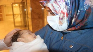 Doğdu, ilk nefesini 7 gün sonra aldı
