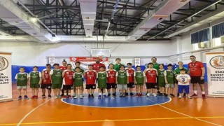 Down Sendromlular Basketbol Milli Takımı Eska Spor ile dostluk maçı yaptı