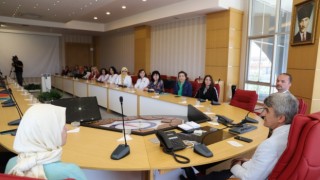DPÜnün Anne Üniversitesi projesinde ilk dersi Rektör Uysal verdi