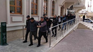 Dünür kavgasında gözaltına alınan 8 kişi adliyeye sevk edildi