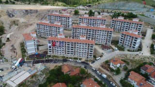 Dursunbey 3. Etap TOKİde anahtarlar teslim edildi