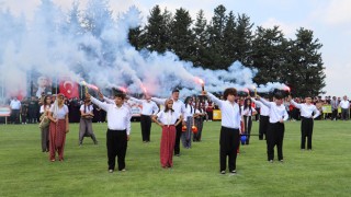 Düziçi’nde , Gençler Ata’yı saygıyla andı, bayramlarını kutladı