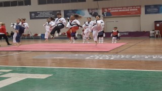 Edremitte 19 Mayıs Atatürkü Anma, Gençlik ve Spor Bayramının 103. Yıl dönümü kutlandı