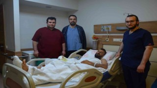 El başparmağı kopan işçiye ayak parmağı nakledildi